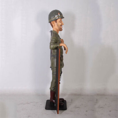 Low Cost Skinny Soldier Statue