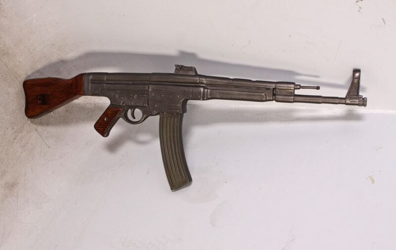 stg 44 price